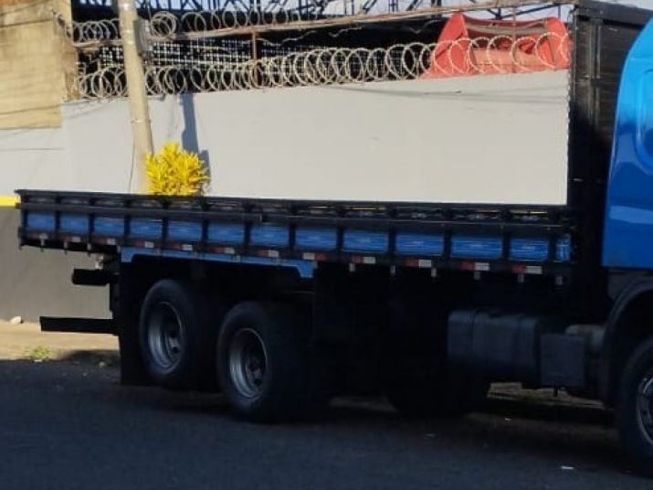 CARROCERIA MADEIRA PARA CHASSI SCANIA 2000 CARROCERIA MADEIRA PARA CHASSI SCANIA 2000